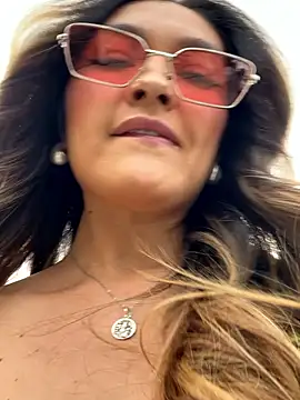 Snapshot of GeorginaBlack chatting on 12.16.25 GeorginaBlack online show from 12.16.25