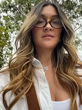 Snapshot of GeorginaBlack chatting on 12.17.25 GeorginaBlack online show from 12.17.25