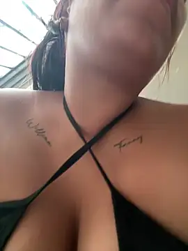 Snapshot of ArielleMillerr- chatting on 05.27.26 ArielleMillerr- online show from 05.27.26