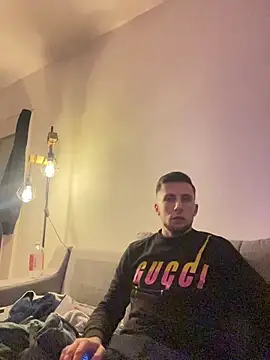 Snapshot of Matt02fr chatting on 11.24.25 Matt02fr online show from 11.24.25