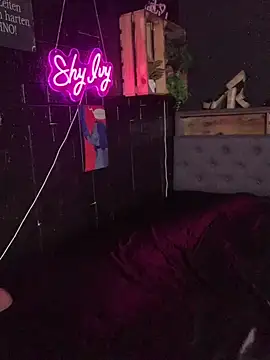 Shy-Ivy online show from 04.30.26