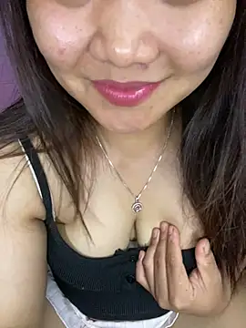 Snapshot of Sunset-yll chatting on 07.17.26 Sunset-yll online show from 07.17.26