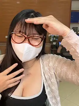 Snapshot of hide_from_colleagues chatting on 02.27.26 hide from colleagues online show from 02.27.26