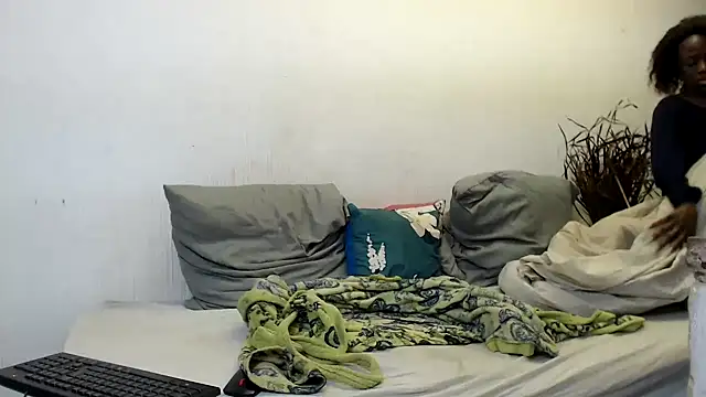 BrunetteNaomi8 online show from 06.09.26