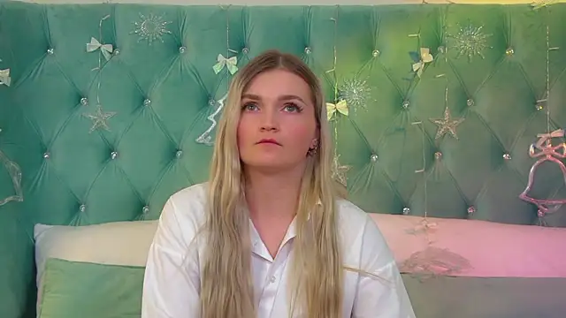 Snapshot of AnnyRaii chatting on 12.02.25 AnnyRaii online show from 12.02.25