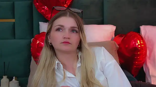 AnnyRaii online show from 02.14.26