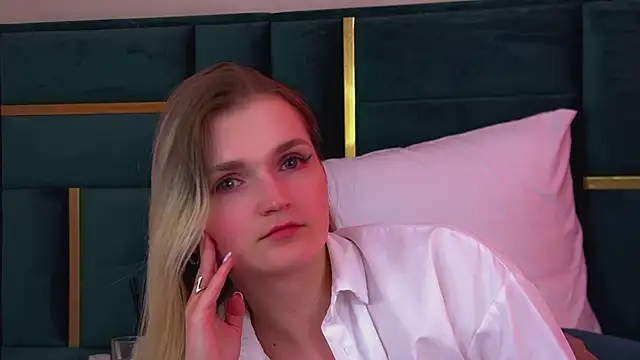 AnnyRaii online show from 03.08.26