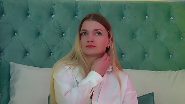 AnnyRaii online show from 03.18.26