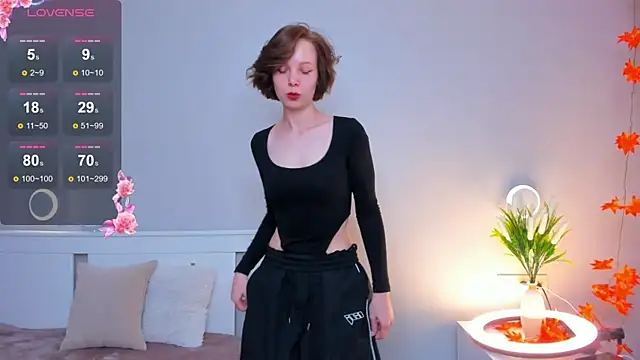 Snapshot of UmbraVelour chatting on 12.14.25 UmbraVelour online show from 12.14.25