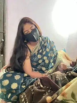 Snapshot of cutestpearl chatting on 12.21.25 cutestpearl online show from 12.21.25