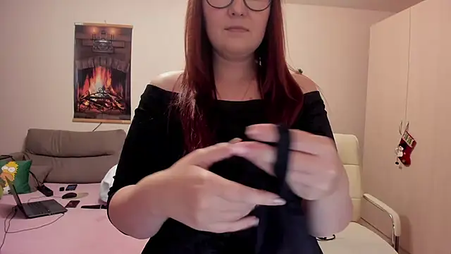 Snapshot of Foxy-lady chatting on 01.27.25 Foxy-lady online show from 01.27.25