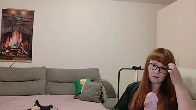 Snapshot of Foxy-lady chatting on 10.20.25 Foxy-lady online show from 10.20.25