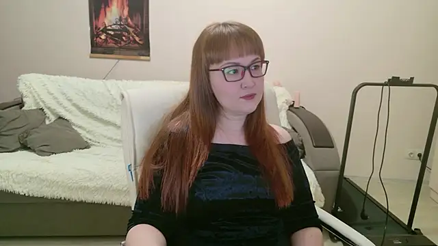 Snapshot of Foxy-lady chatting on 11.19.25 Foxy-lady online show from 11.19.25