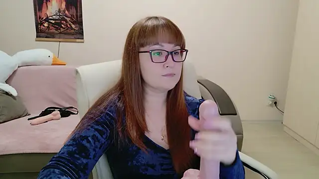 Snapshot of Foxy-lady chatting on 11.29.25 Foxy-lady online show from 11.29.25