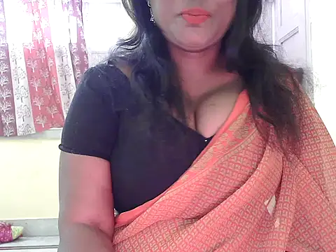 Snapshot of Tanu_Bengali chatting on 11.25.25 Tanu Bengali online show from 11.25.25