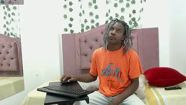 NoahJhonson69 online show from 06.10.26