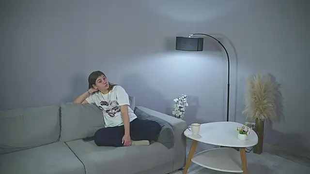 LyndaSkorcz online show from 11.23.25