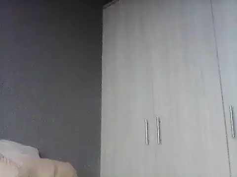 Snapshot of TiaBlaze chatting on 11.25.25 TiaBlaze online show from 11.25.25