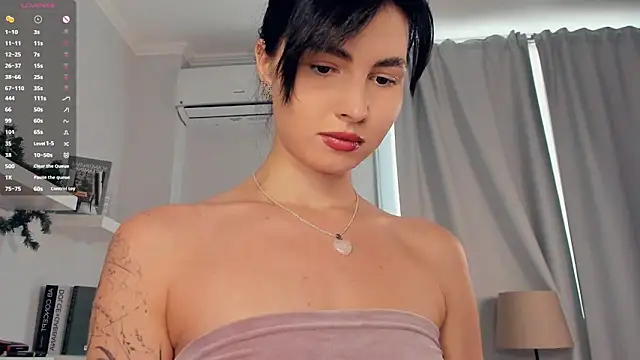 Snapshot of FeliciaKogen chatting on 06.14.26 FeliciaKogen online show from 06.14.26