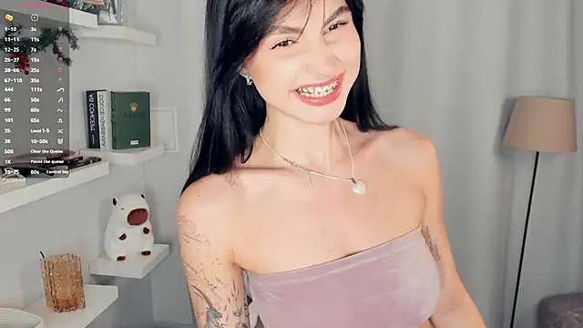 Snapshot of FeliciaKogen chatting on 06.16.26 FeliciaKogen online show from 06.16.26