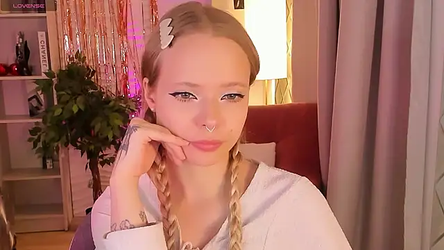 lucy loy online show from 01.17.26