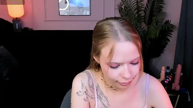 lucy loy online show from 05.01.26