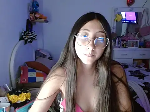 Snapshot of Nanylux chatting on 11.25.25 Nanylux online show from 11.25.25