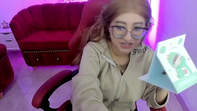 Snapshot of yuyu_m chatting on 11.30.25 yuyu m online show from 11.30.25