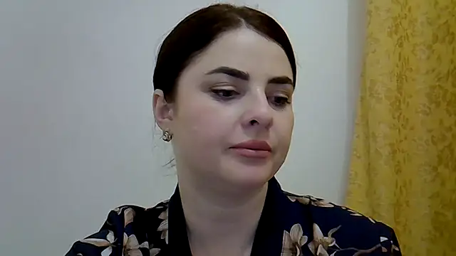 Snapshot of Darkroseq chatting on 12.19.25 Darkroseq online show from 12.19.25
