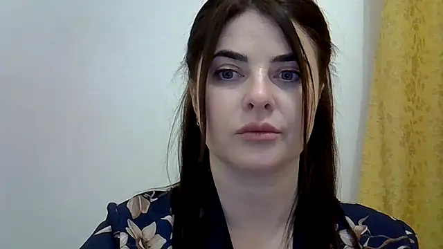 Snapshot of Darkroseq chatting on 12.20.25 Darkroseq online show from 12.20.25