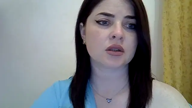 Snapshot of Darkroseq chatting on 04.19.26 Darkroseq online show from 04.19.26