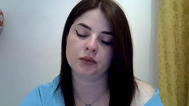 Snapshot of Darkroseq chatting on 04.19.26 Darkroseq online show from 04.19.26