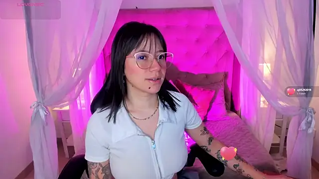 Annie Petters online show from 06.17.26