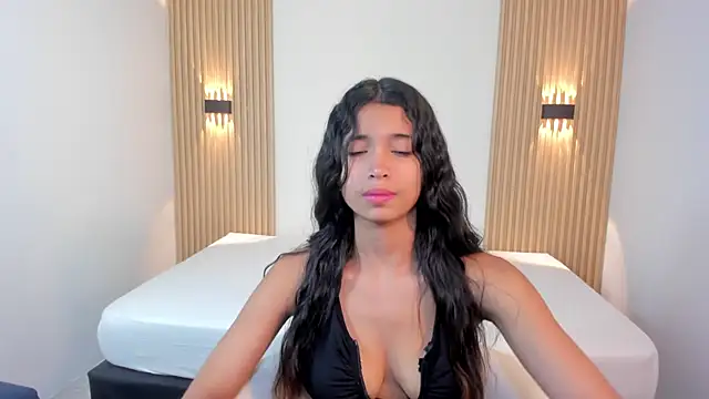 Snapshot of Ashleycooper5 chatting on 12.01.25 Ashleycooper5 online show from 12.01.25