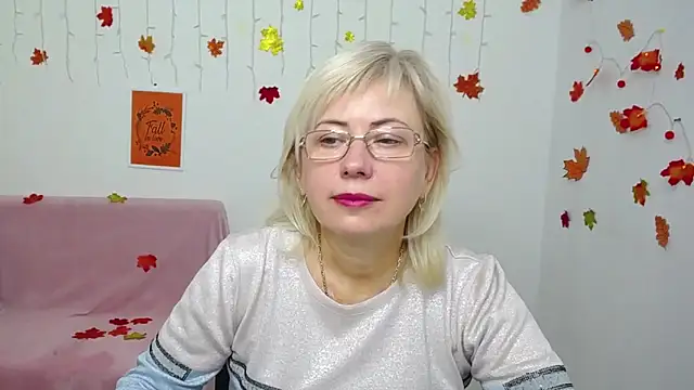 Snapshot of LaurenWishy chatting on 12.02.25 LaurenWishy online show from 12.02.25