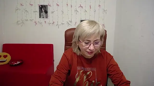 Snapshot of LaurenWishy chatting on 01.13.26 LaurenWishy online show from 01.13.26