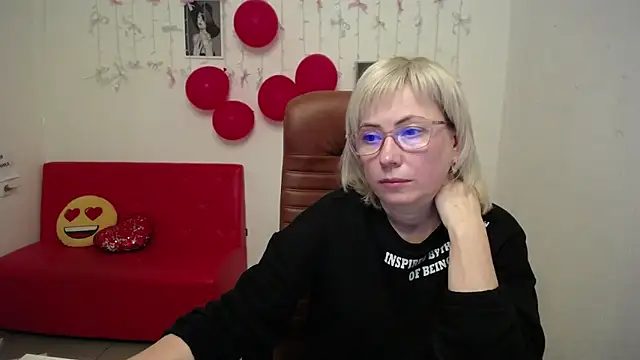 Snapshot of LaurenWishy chatting on 01.16.26 LaurenWishy online show from 01.16.26