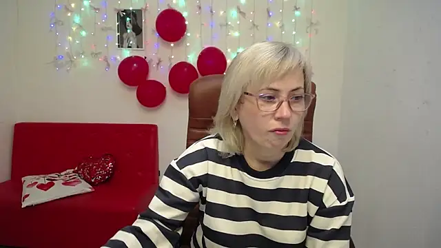 Snapshot of LaurenWishy chatting on 01.17.26 LaurenWishy online show from 01.17.26