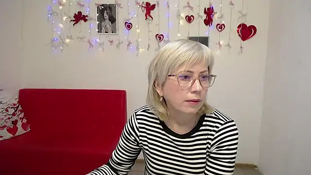 Snapshot of LaurenWishy chatting on 02.08.26 LaurenWishy online show from 02.08.26