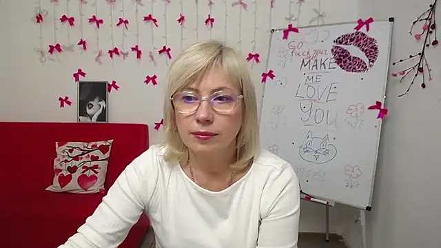 Snapshot of LaurenWishy chatting on 03.03.26 LaurenWishy online show from 03.03.26