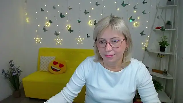 Snapshot of LaurenWishy chatting on 03.09.26 LaurenWishy online show from 03.09.26