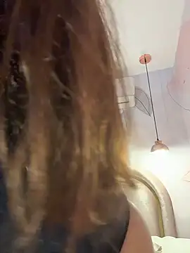 Snapshot of IsabelaStefano chatting on 11.25.25 IsabelaStefano online show from 11.25.25