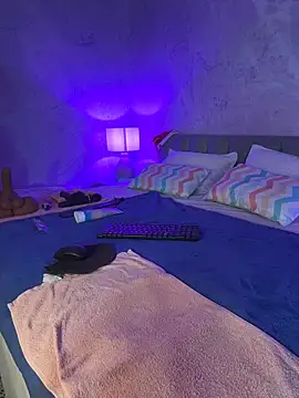 Snapshot of IsabelaStefano chatting on 12.16.25 IsabelaStefano online show from 12.16.25