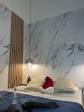 Snapshot of IsabelaStefano chatting on 12.21.25 IsabelaStefano online show from 12.21.25