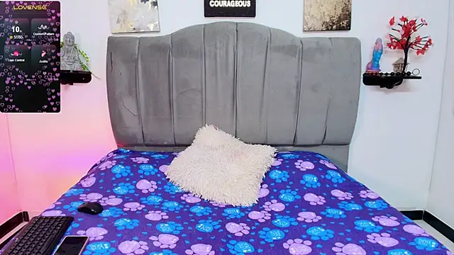 Maddy  Jones online show from 04.27.26