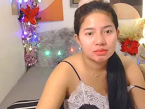 Snapshot of Asiantresha chatting on 11.19.25 Asiantresha online show from 11.19.25