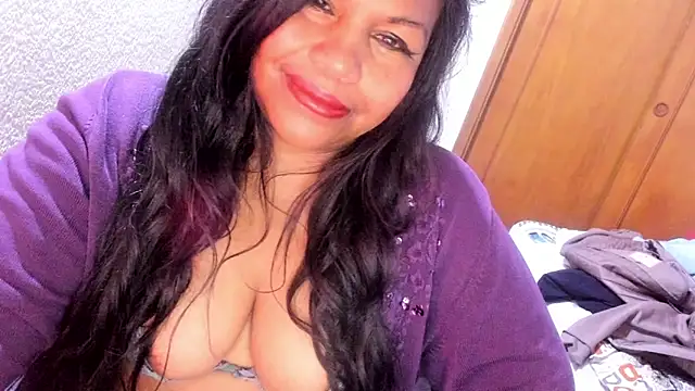 ebonycamelia online show from 04.26.26