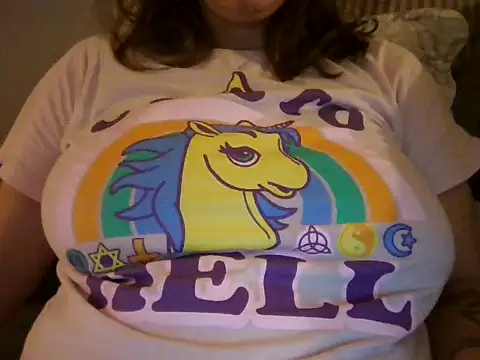 Snapshot of xxxluana chatting on 11.28.25 xxxluana online show from 11.28.25