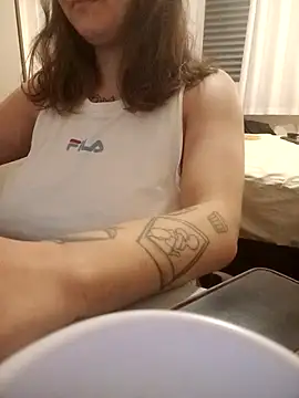 Snapshot of xxxluana chatting on 12.16.25 xxxluana online show from 12.16.25