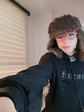 Apolo Ushi online show from 11.21.25